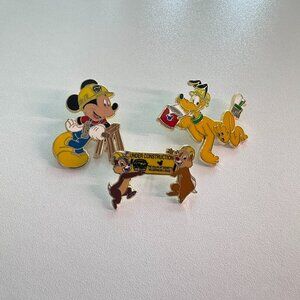 RARE Official Pin Trading Disney’s Wilderness Lodge Villas Construction Pin Set